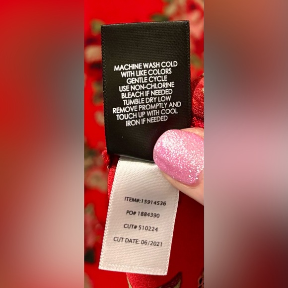 🌹 Torrid 6X Hi-Lo Red Floral Top - Picture 9 of 10